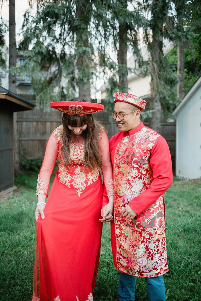 traditional Vietnamese wedding clothing ao dai