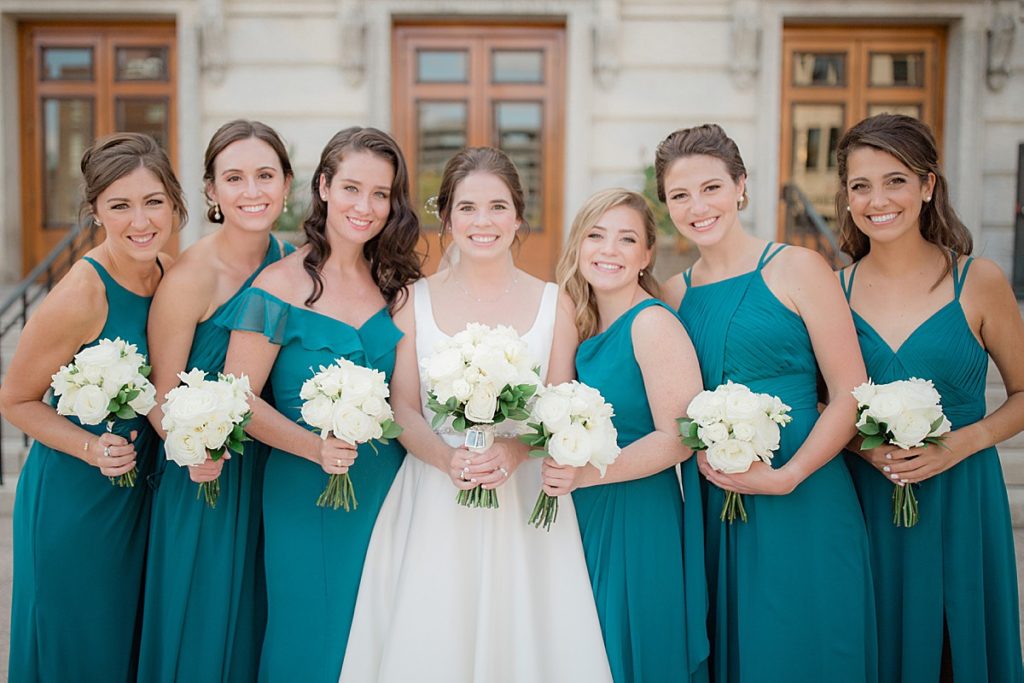 bridesmaids outside the Ohio Statehouse