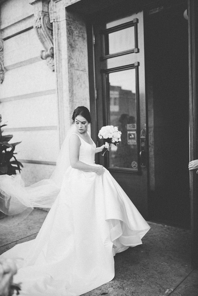 bride stopping before entering the Statehouse