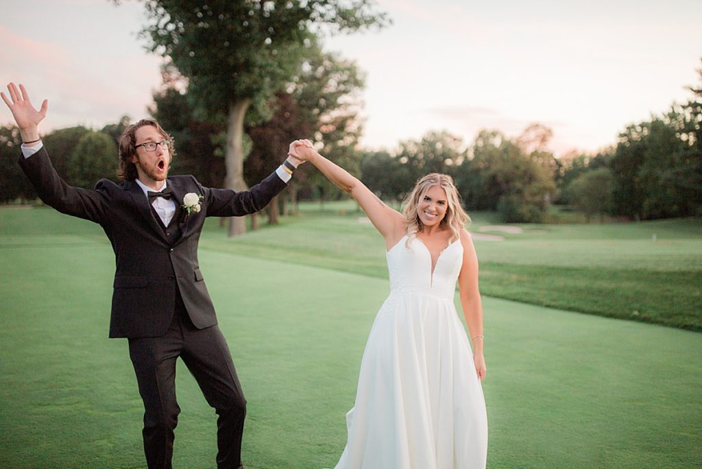 fairlawn country club wedding photos at sunset